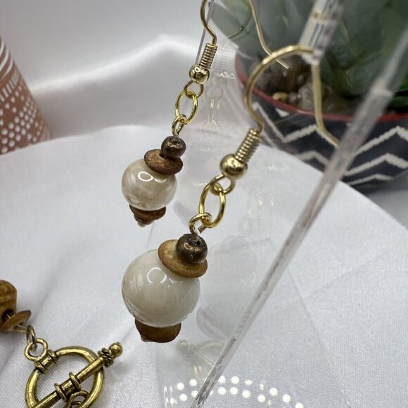REIMAGINED Tones of Tan Bracelet & Earrings Set - Iridescent Glass Beads - Picture 6 of 8